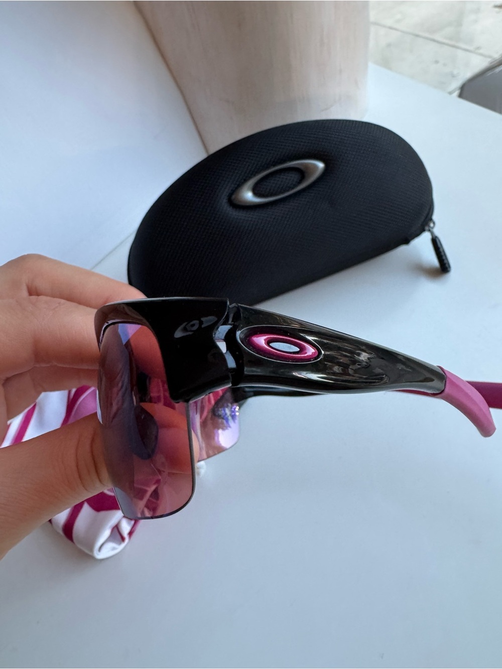 Oakley Black Frame Sunglasses with Pink and Blue Mirrored Lenses - Picture 7 of 12